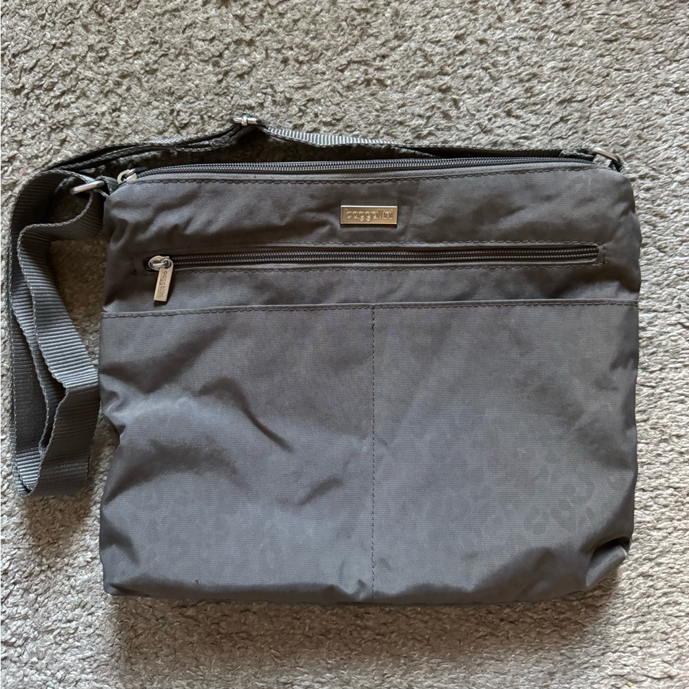 Baggallini Gray Cheetah Print Crossbody Travel Bag